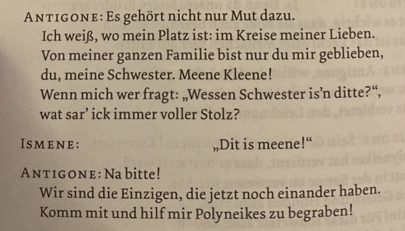 Aus: "Antigone" in der Fassung von Bodo Wartke, Carmen Klatsch und Sven Schütze © Reimkultur Verlag